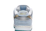 Sean Cliver x Nike SB Dunk Low ‚Holiday Special‘ DC9936-100