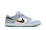 Sean Cliver x Nike SB Dunk Low ‚Holiday Special‘ DC9936-100